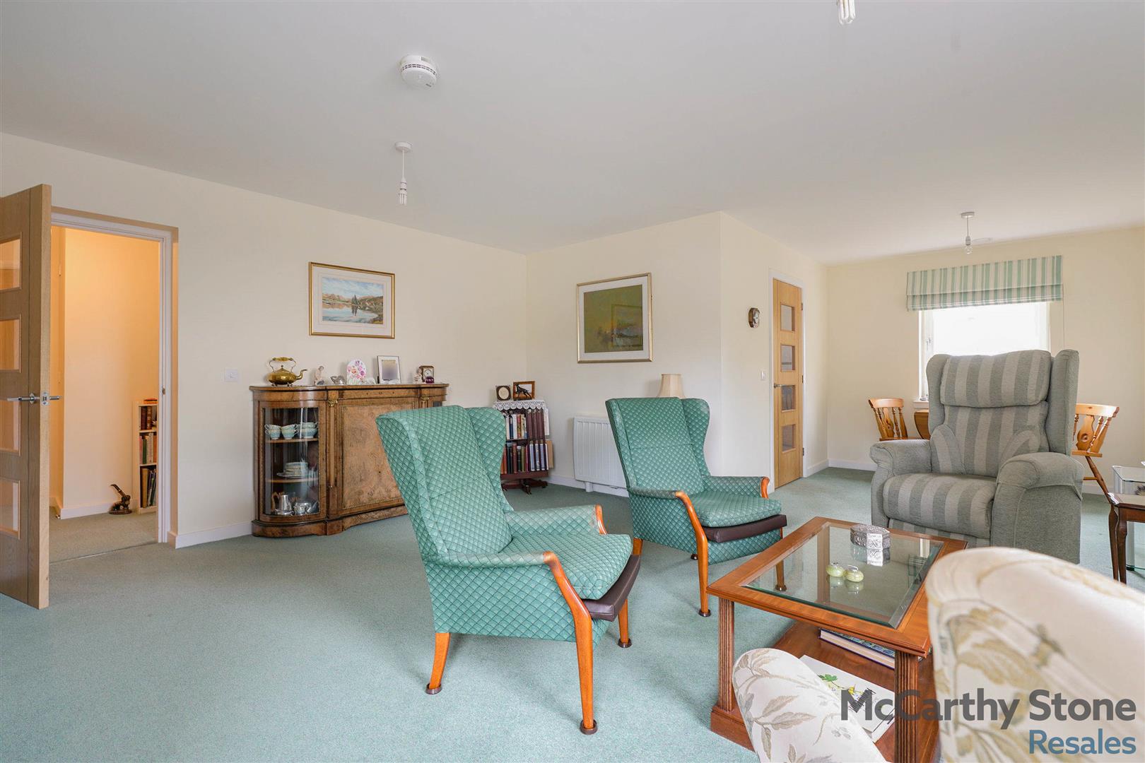 Lyle Court, 25 Barnton Grove, Edinburgh, EH4 6EZ