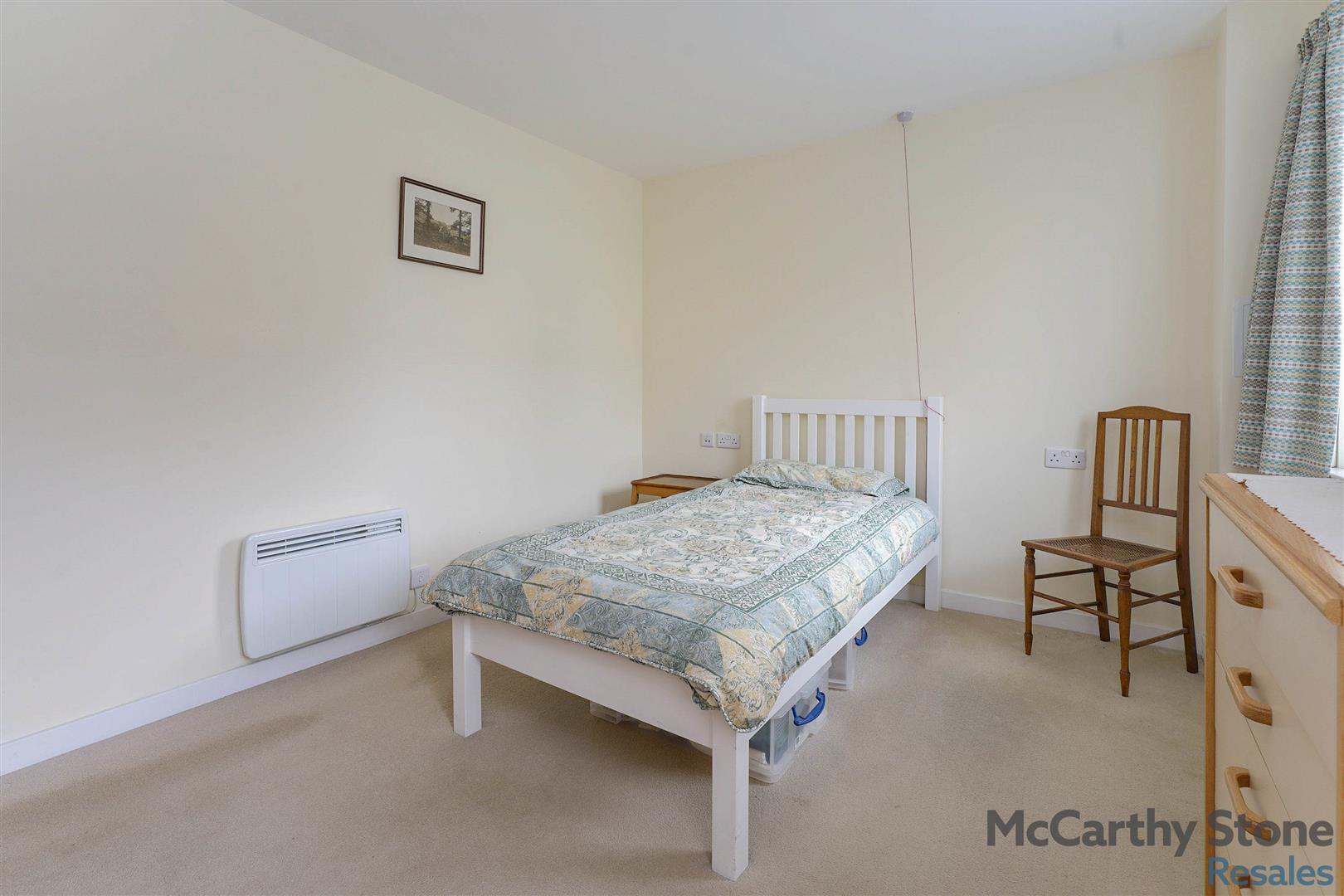 Lyle Court, 25 Barnton Grove, Edinburgh, EH4 6EZ