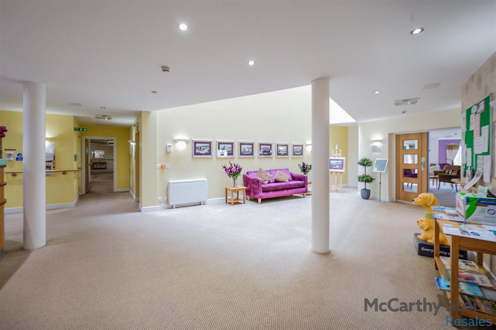 Lyle Court, 25 Barnton Grove, Edinburgh, EH4 6EZ