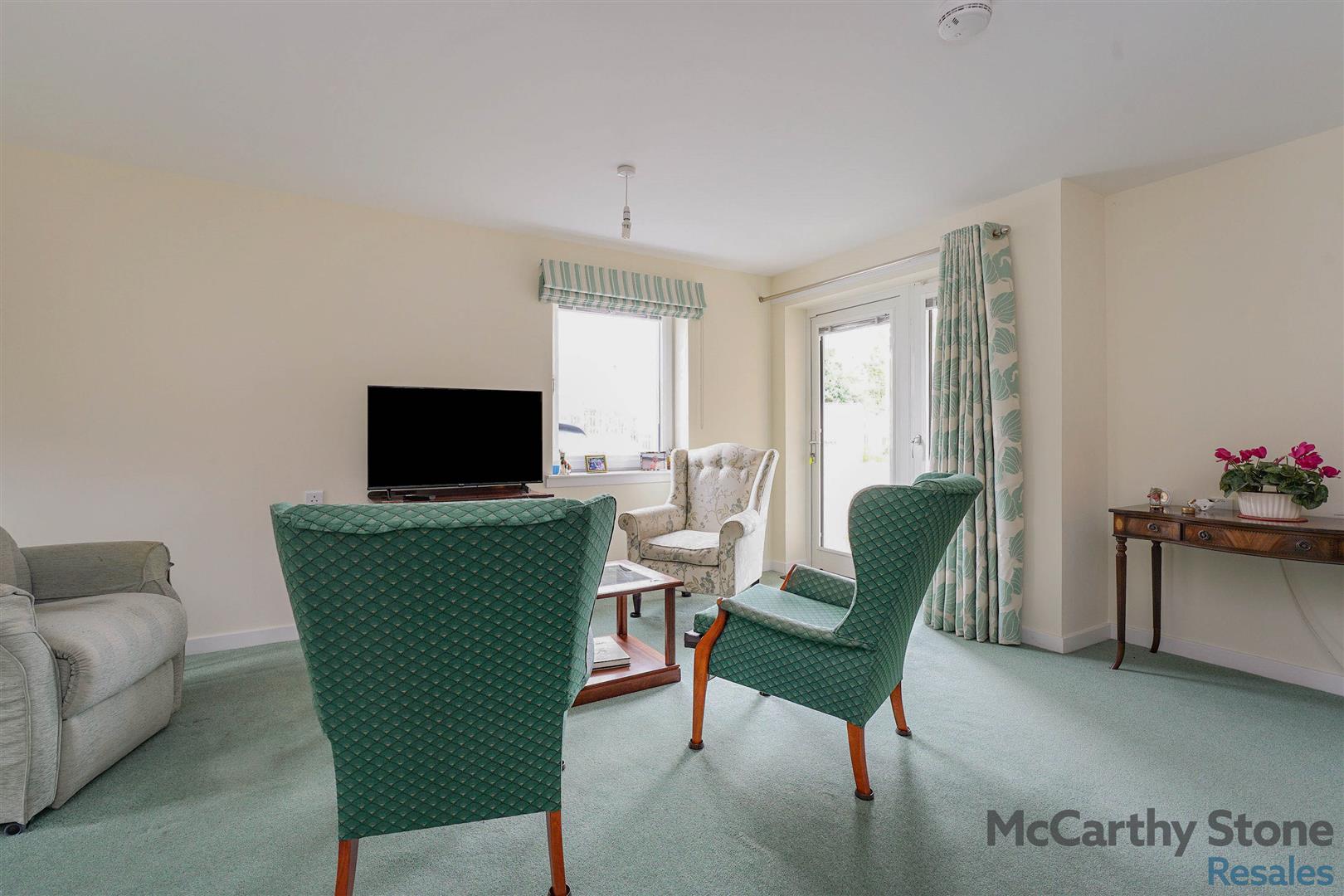 Lyle Court, 25 Barnton Grove, Edinburgh, EH4 6EZ