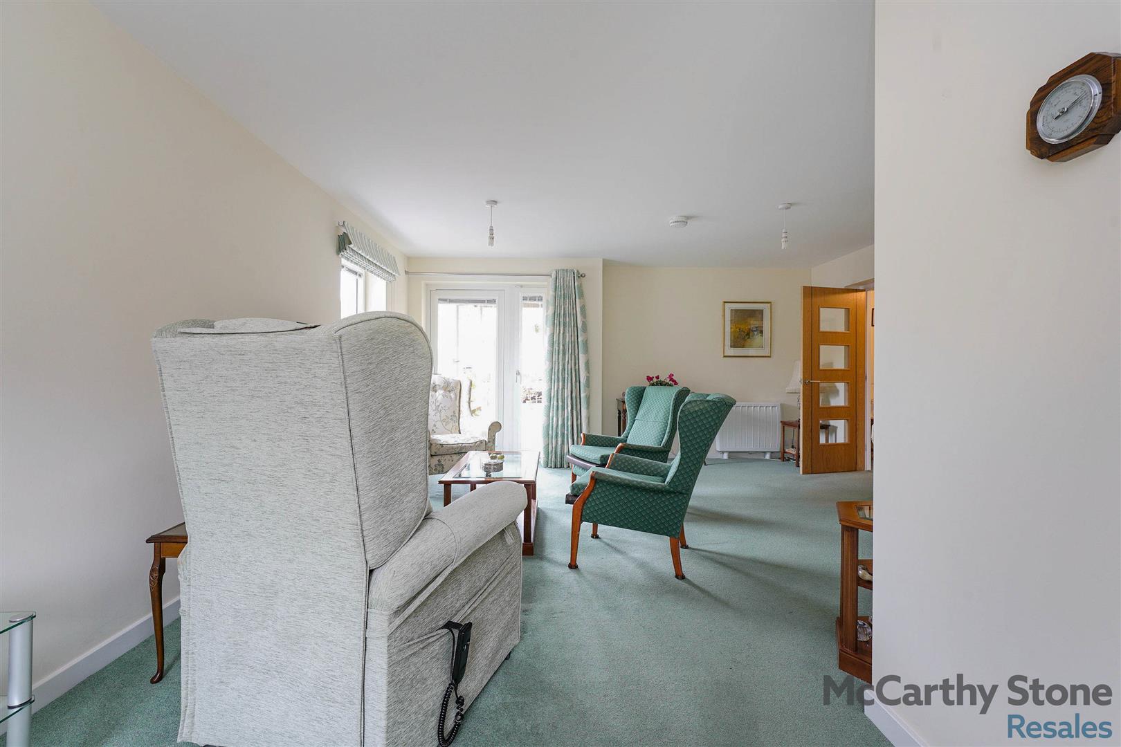 Lyle Court, 25 Barnton Grove, Edinburgh, EH4 6EZ
