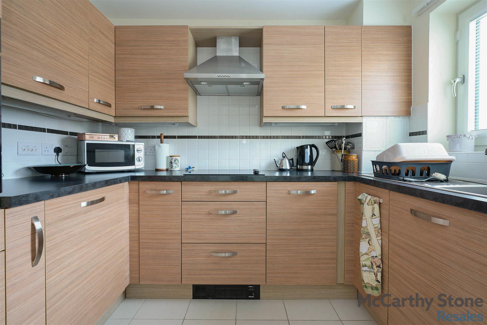 Lyle Court, 25 Barnton Grove, Edinburgh, EH4 6EZ