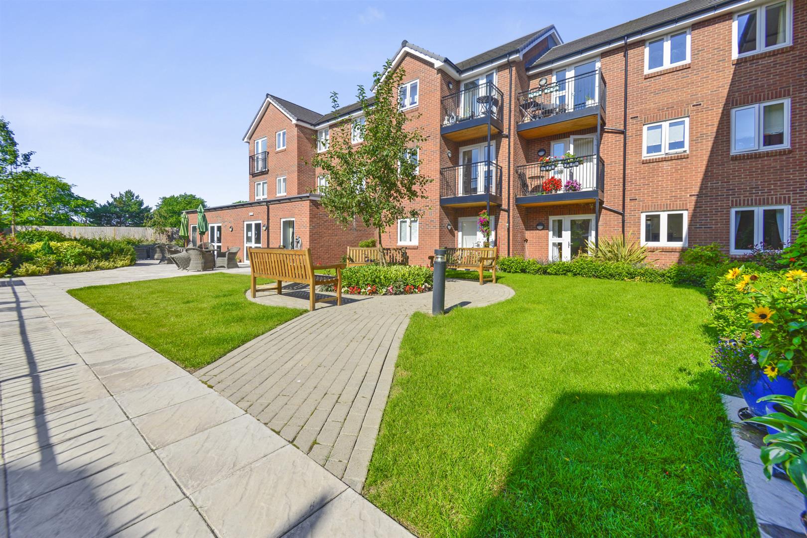 Miller Place, High View, Bedford, MK14 8EZ