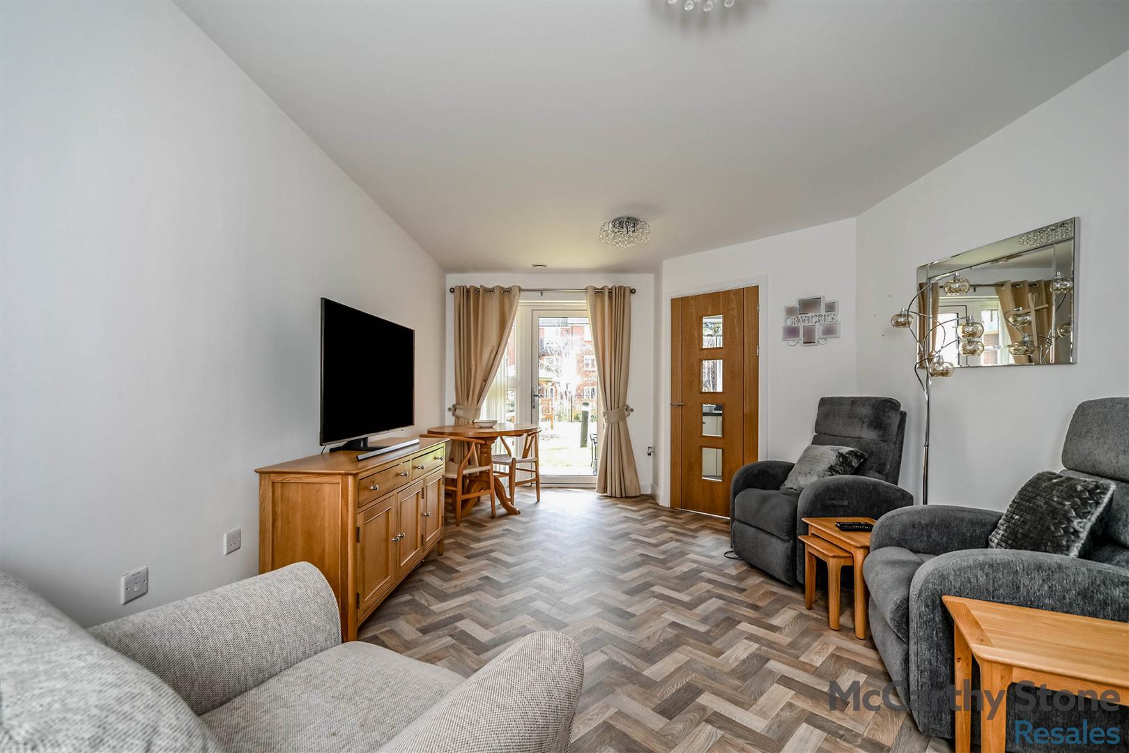 Miller Place, High View, Bedford, MK14 8EZ