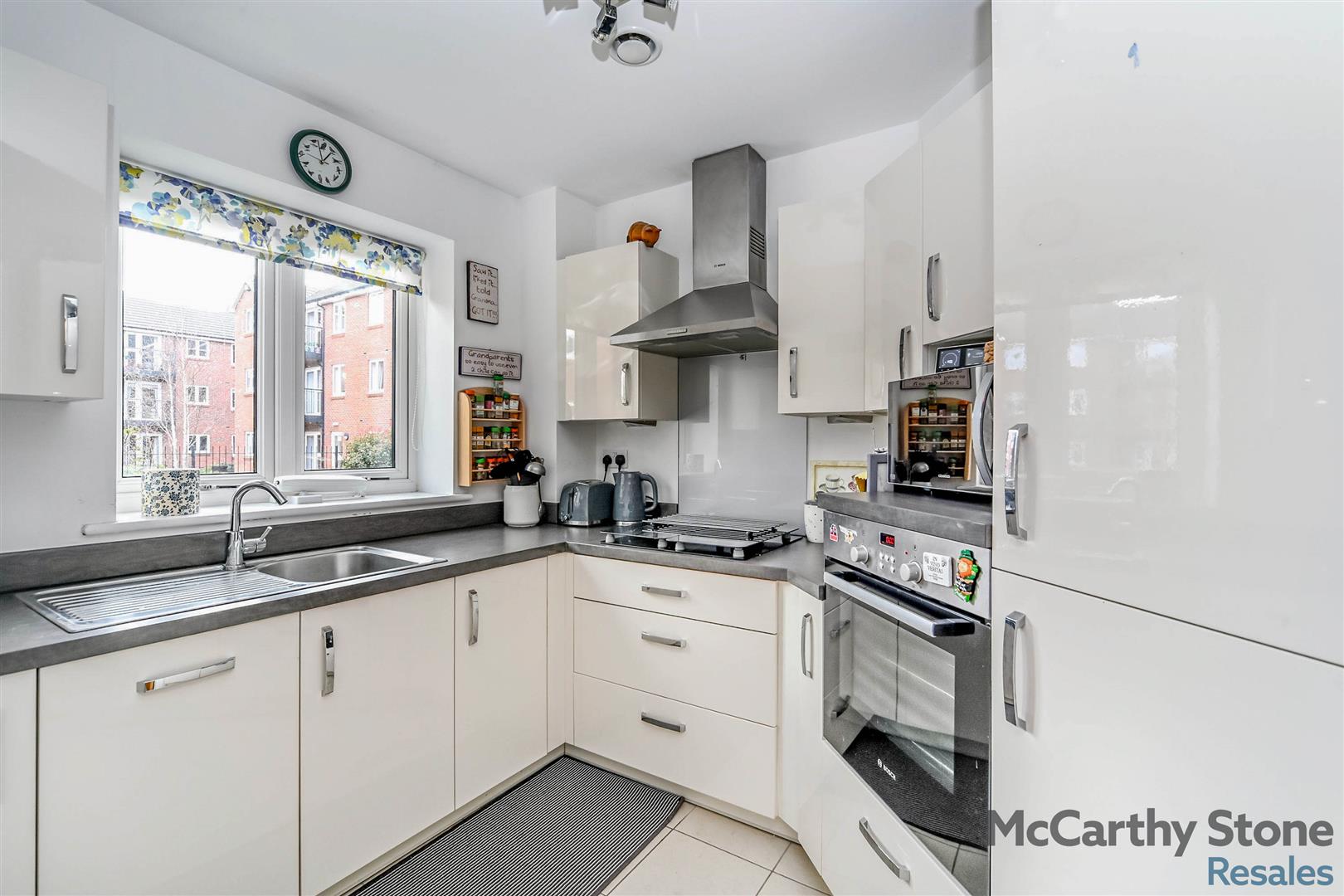 Miller Place, High View, Bedford, MK14 8EZ