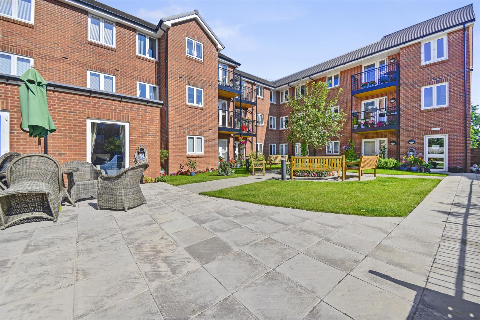 Miller Place, High View, Bedford, MK14 8EZ
