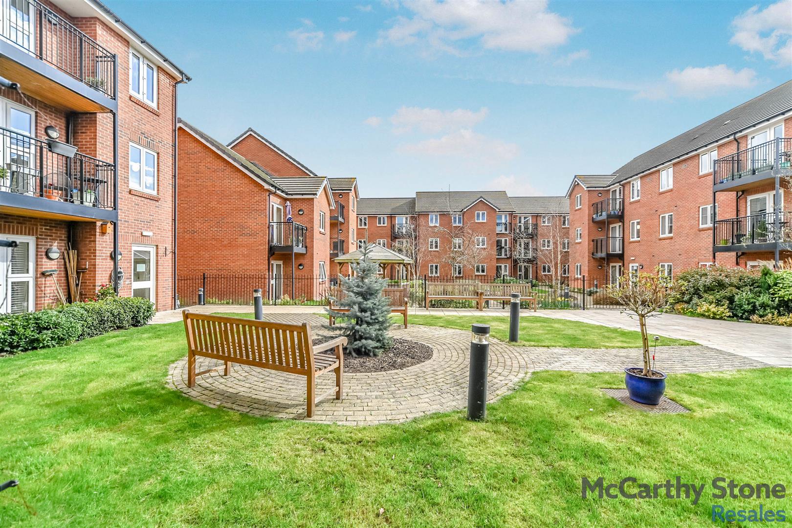Miller Place, High View, Bedford, MK14 8EZ