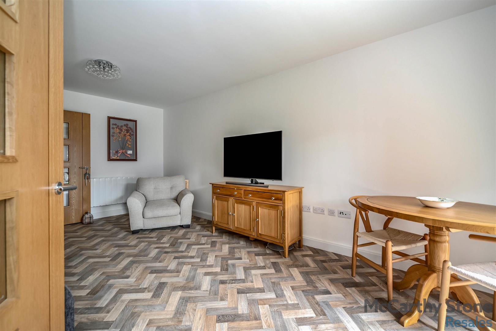 Miller Place, High View, Bedford, MK14 8EZ