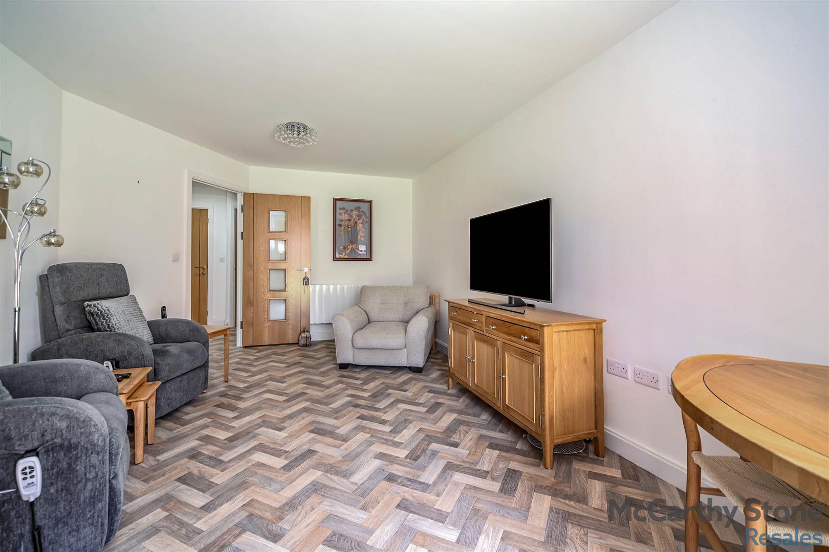 Miller Place, High View, Bedford, MK14 8EZ