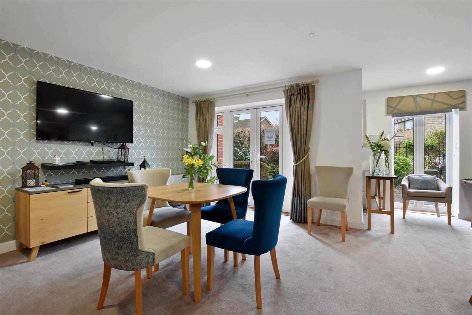 Mountbatten House, Hempstead Road, Hemel Hemp, HP3 0HE