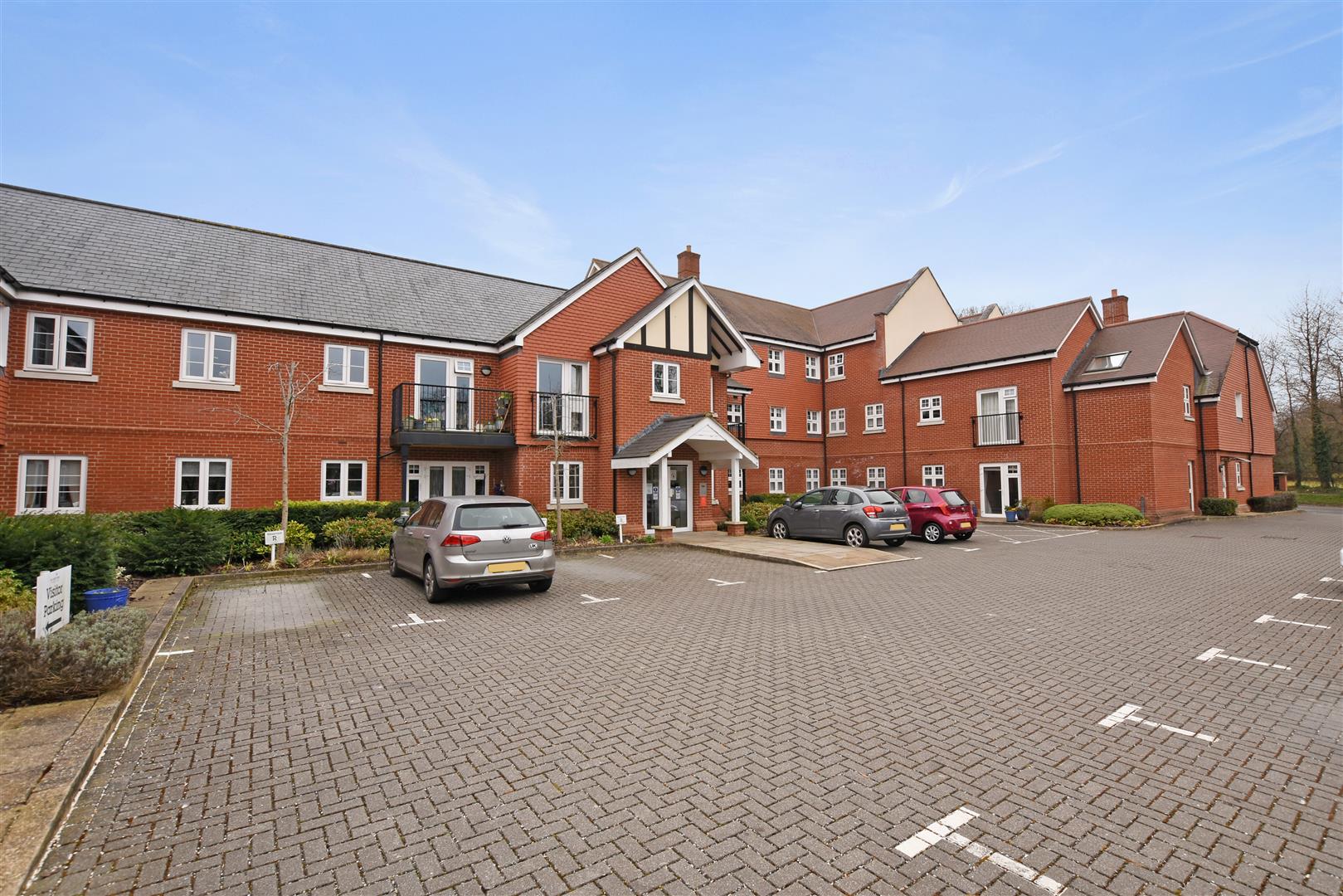 Mountbatten House, Hempstead Road, Hemel Hemp, HP3 0HE