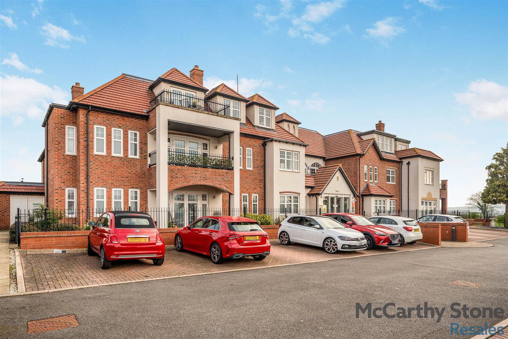 Orchard Gate, Banbury Road, Stratford-Upon-Avon, CV37 7HT