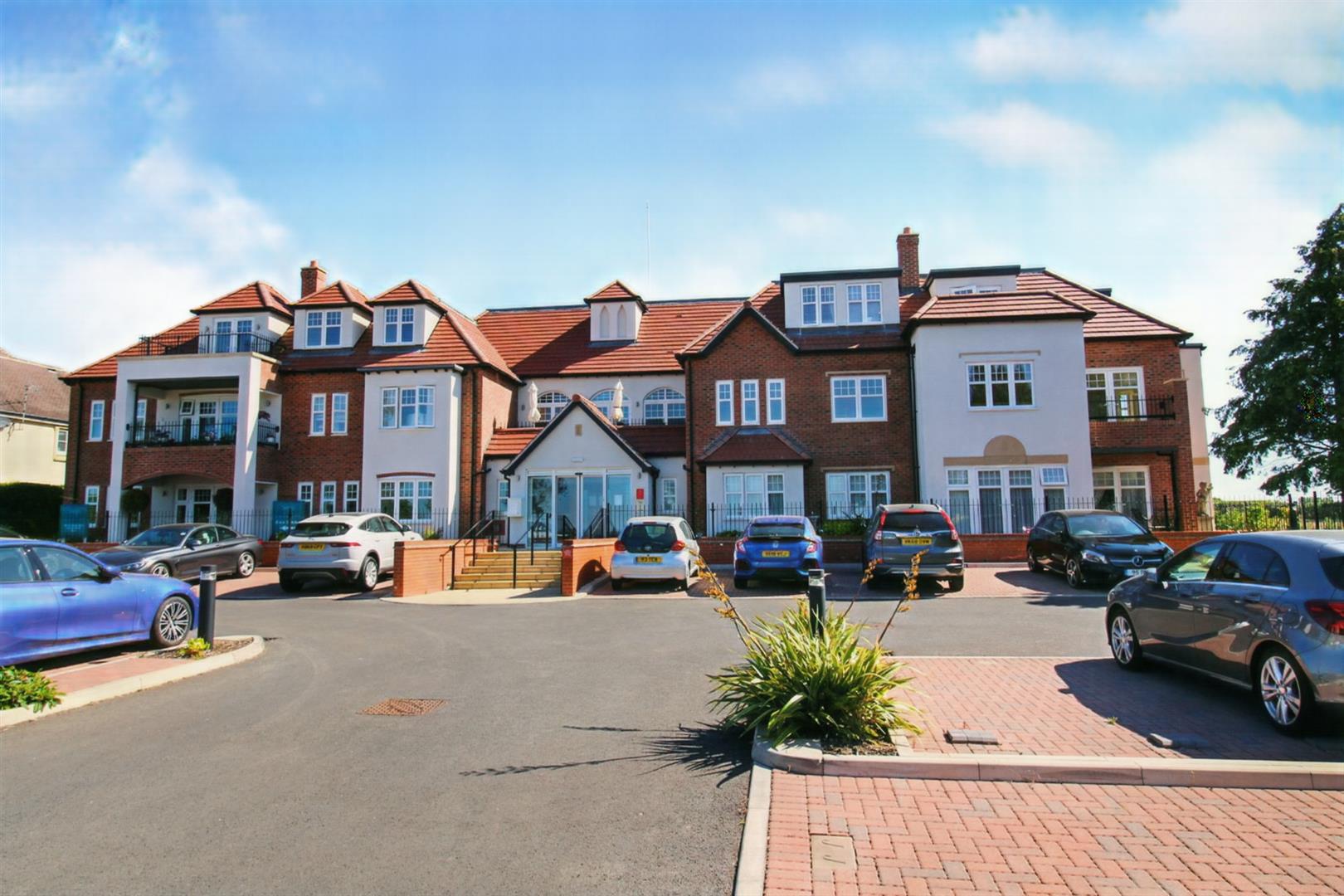 Orchard Gate, Banbury Road, Stratford-Upon-Avon, CV37 7HT