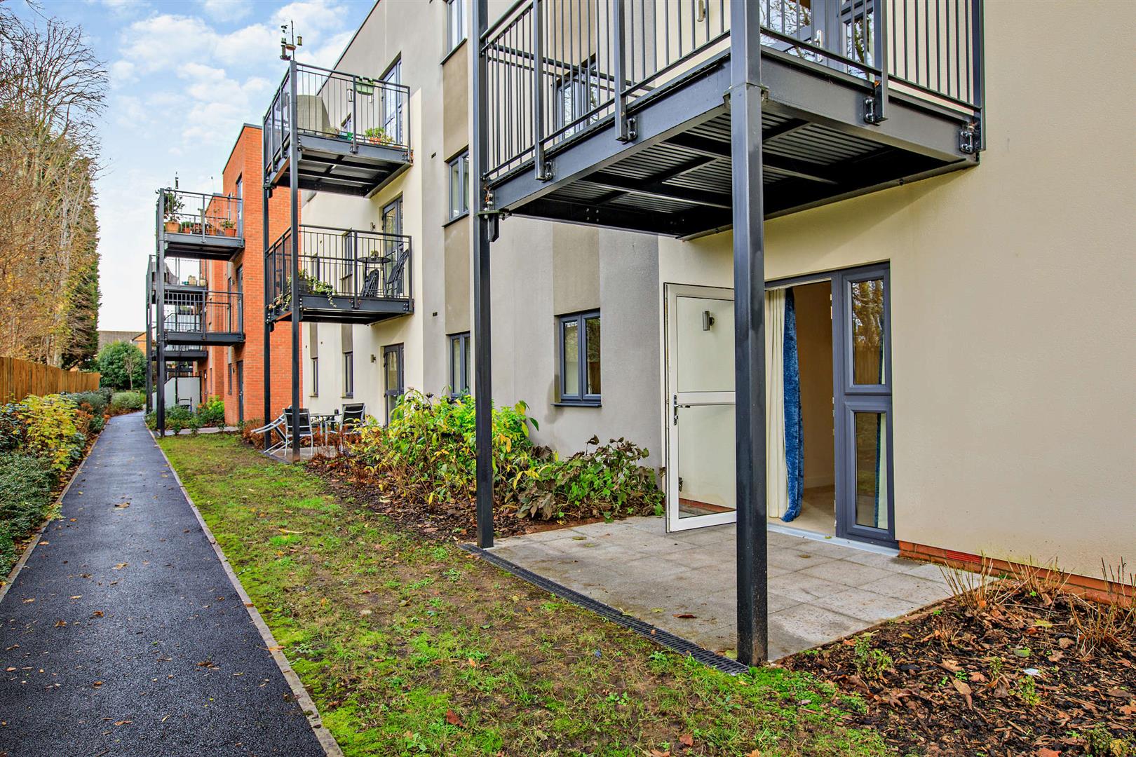 Kingfisher Court, South Street, Taunton
