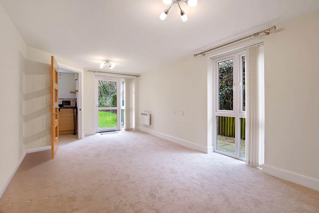 Eadhelm Court, Penlee Close, Edenbridge