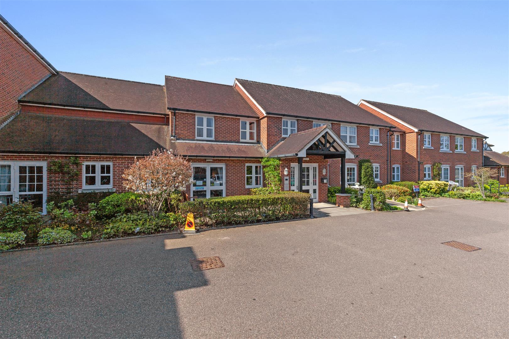 Stewart Court, High Street, Epping