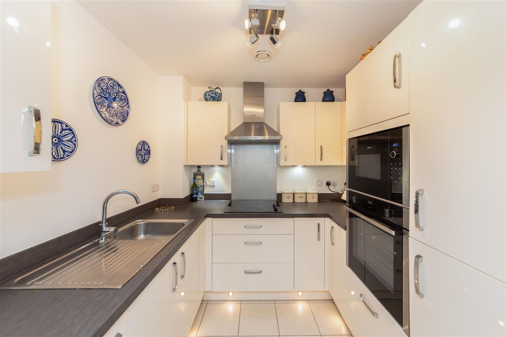 Mountbatton House, Hempstead Road, Hemel Hemp, HP3 0HE