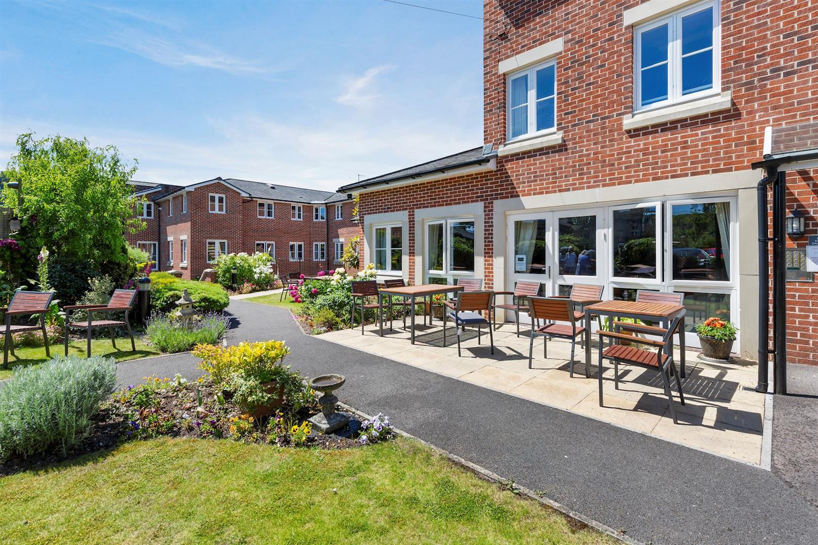 Imber Court, George Street, Warminster, BA12 8FY
