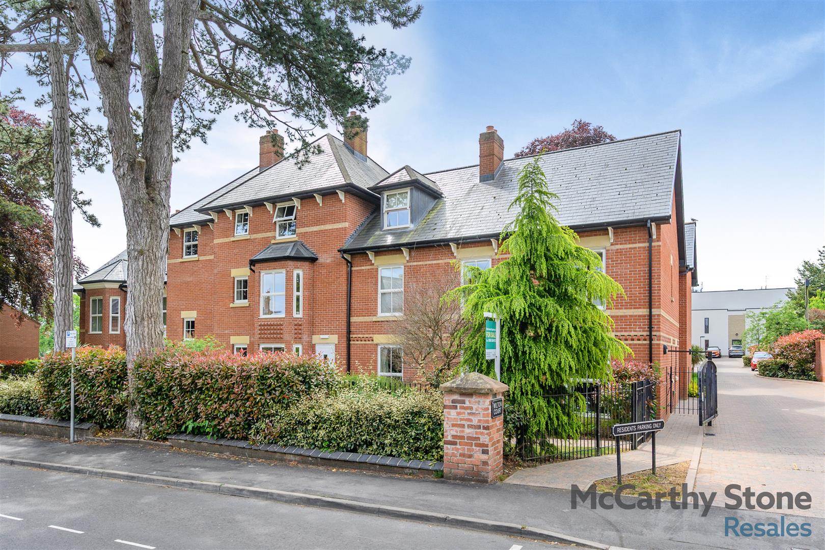 Southbank Road, Kenilworth