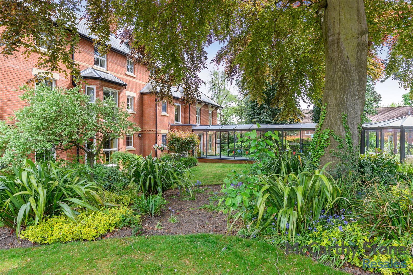 Southbank Road, Kenilworth