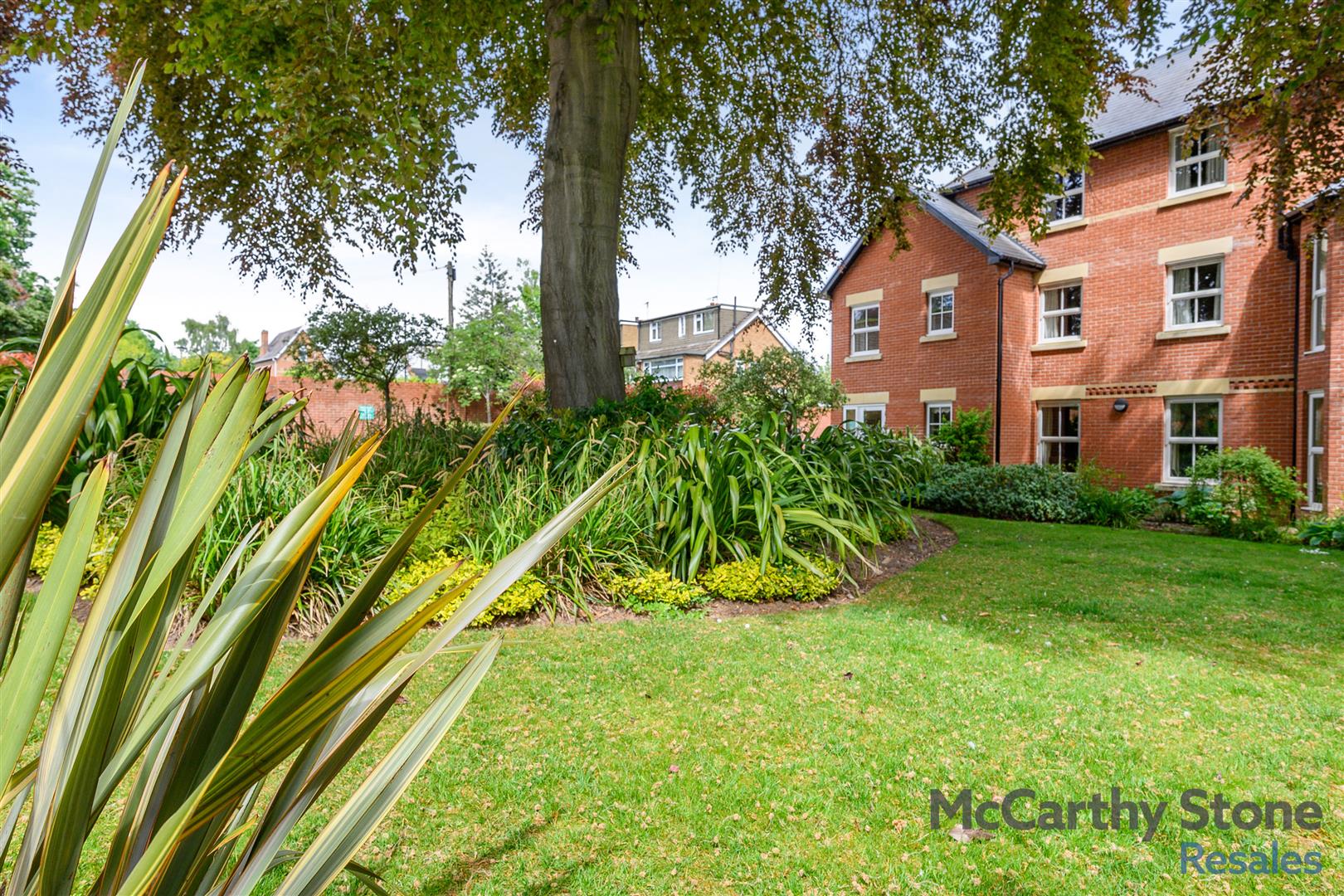 Southbank Road, Kenilworth