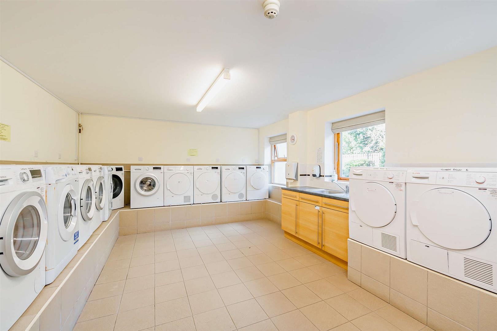 Ellisfields Court, Mount Street, Taunton TA1 3SS