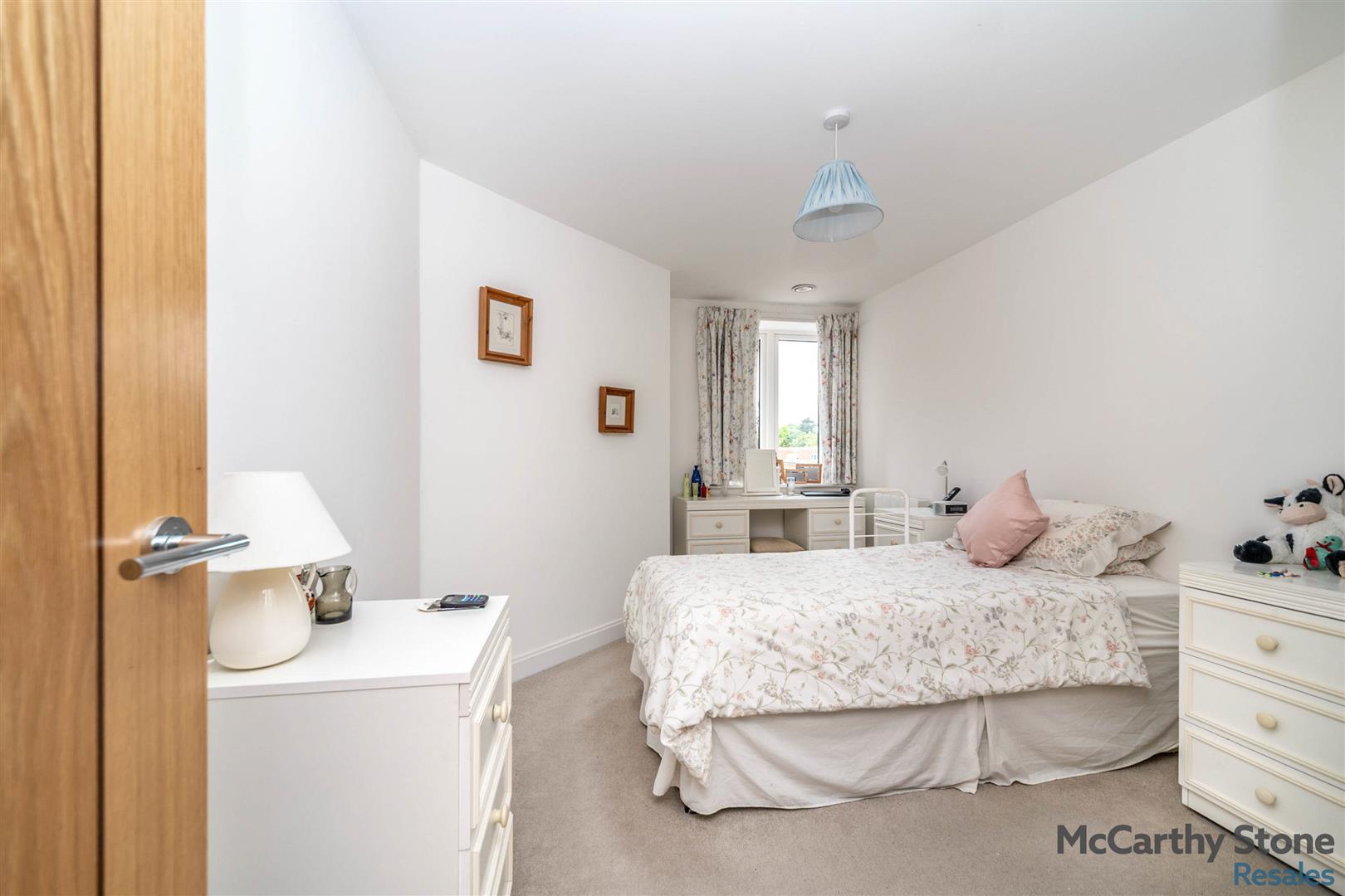 Miller Place, High View, Bedford, MK41 8EZ