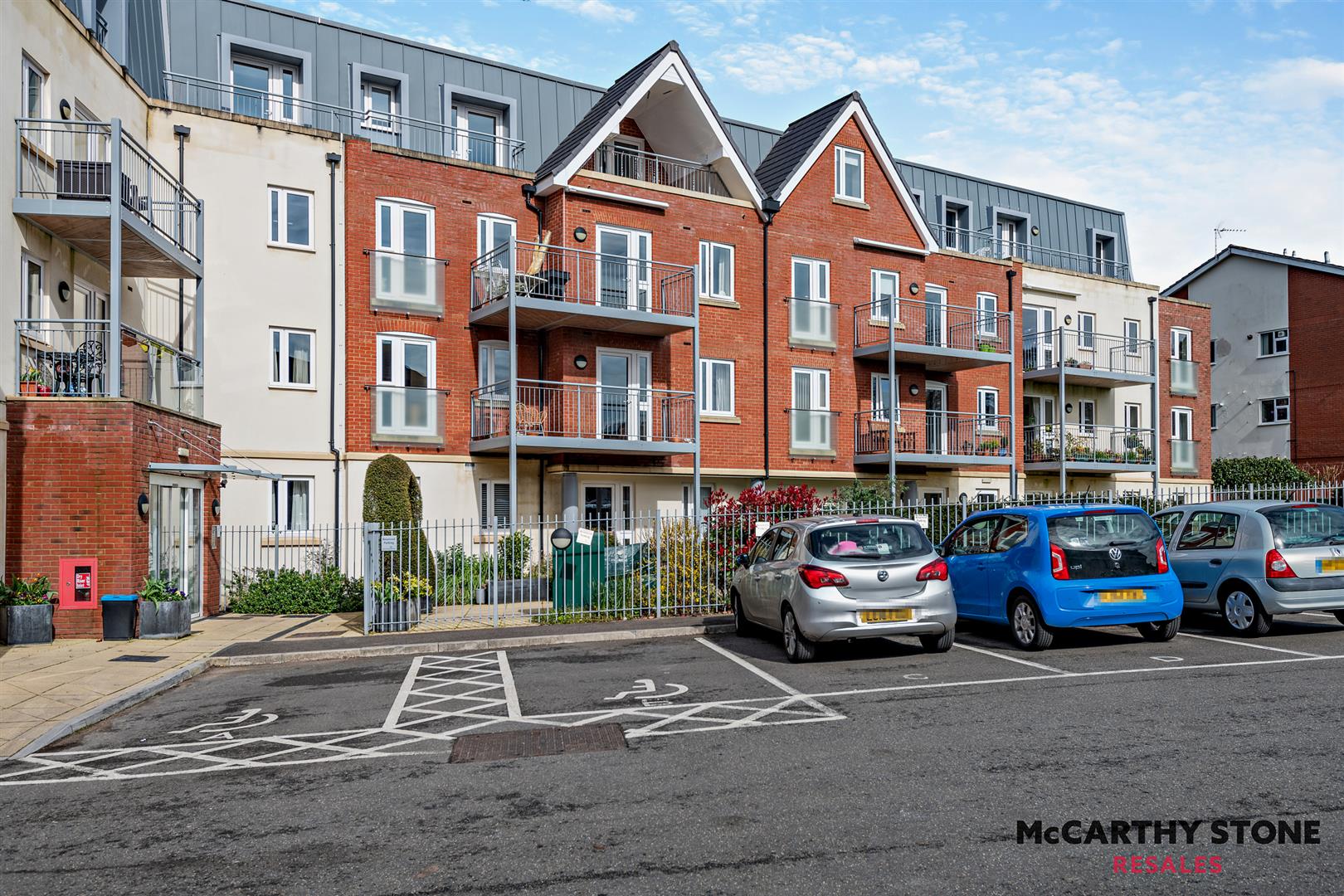 Macaulay Road, Broadstone, Dorset, BH18 8AR