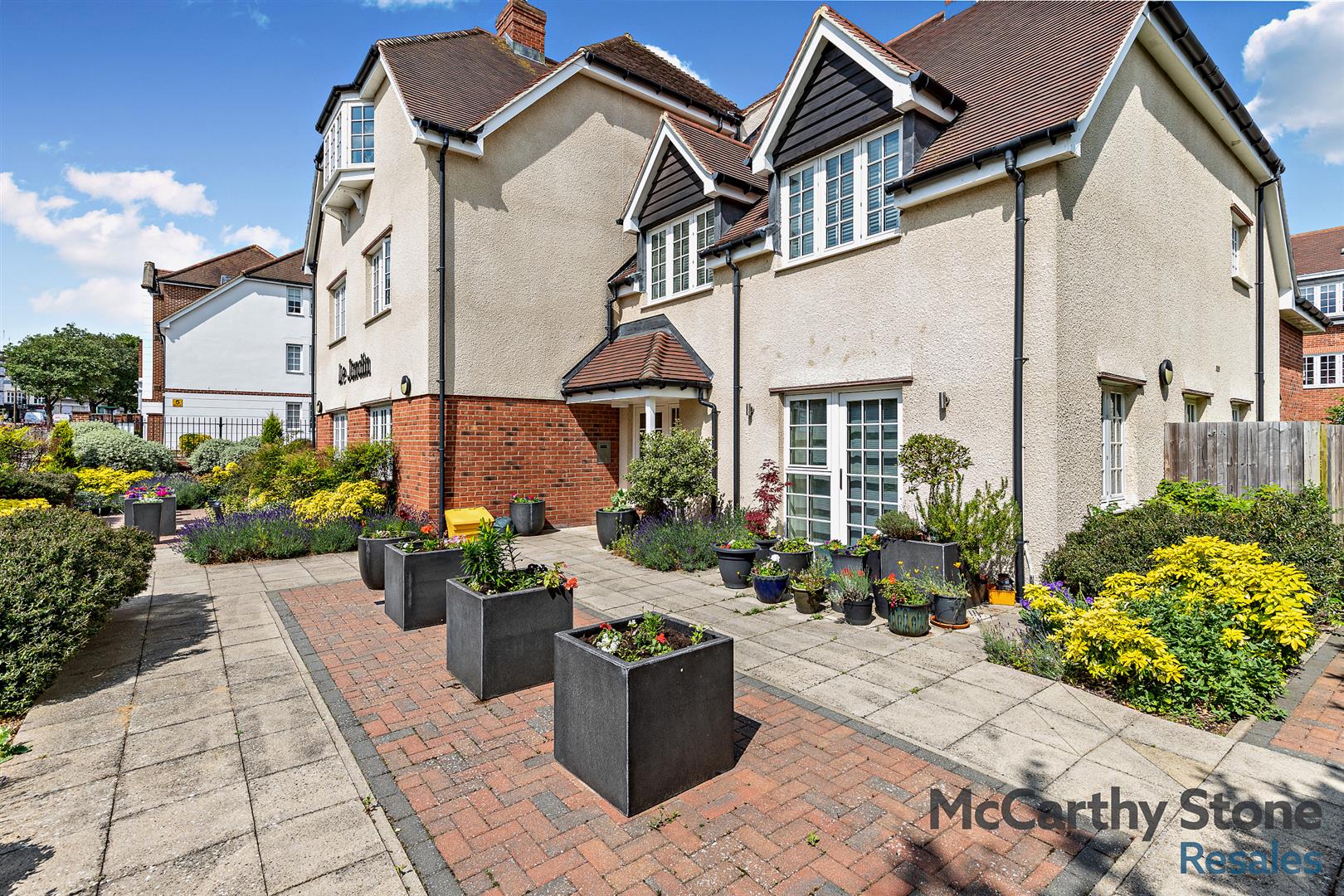 Le Jardin, Station Road, Letchworth Garden City, SG6 3BA
