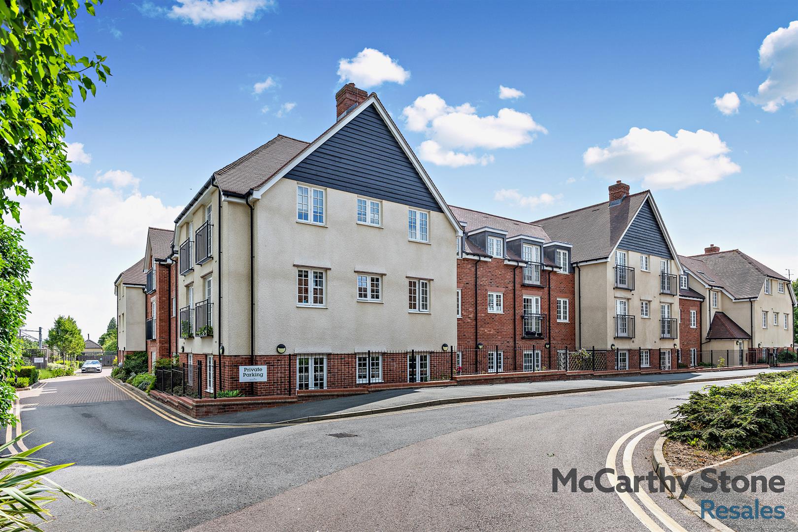 Le Jardin, Station Road, Letchworth Garden City, SG6 3BA
