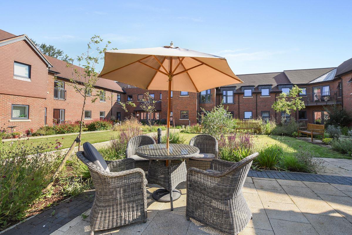 Elizabeth House, St. Giles Mews, Stony Stratford, Milton Keynes, MK11 1HT
