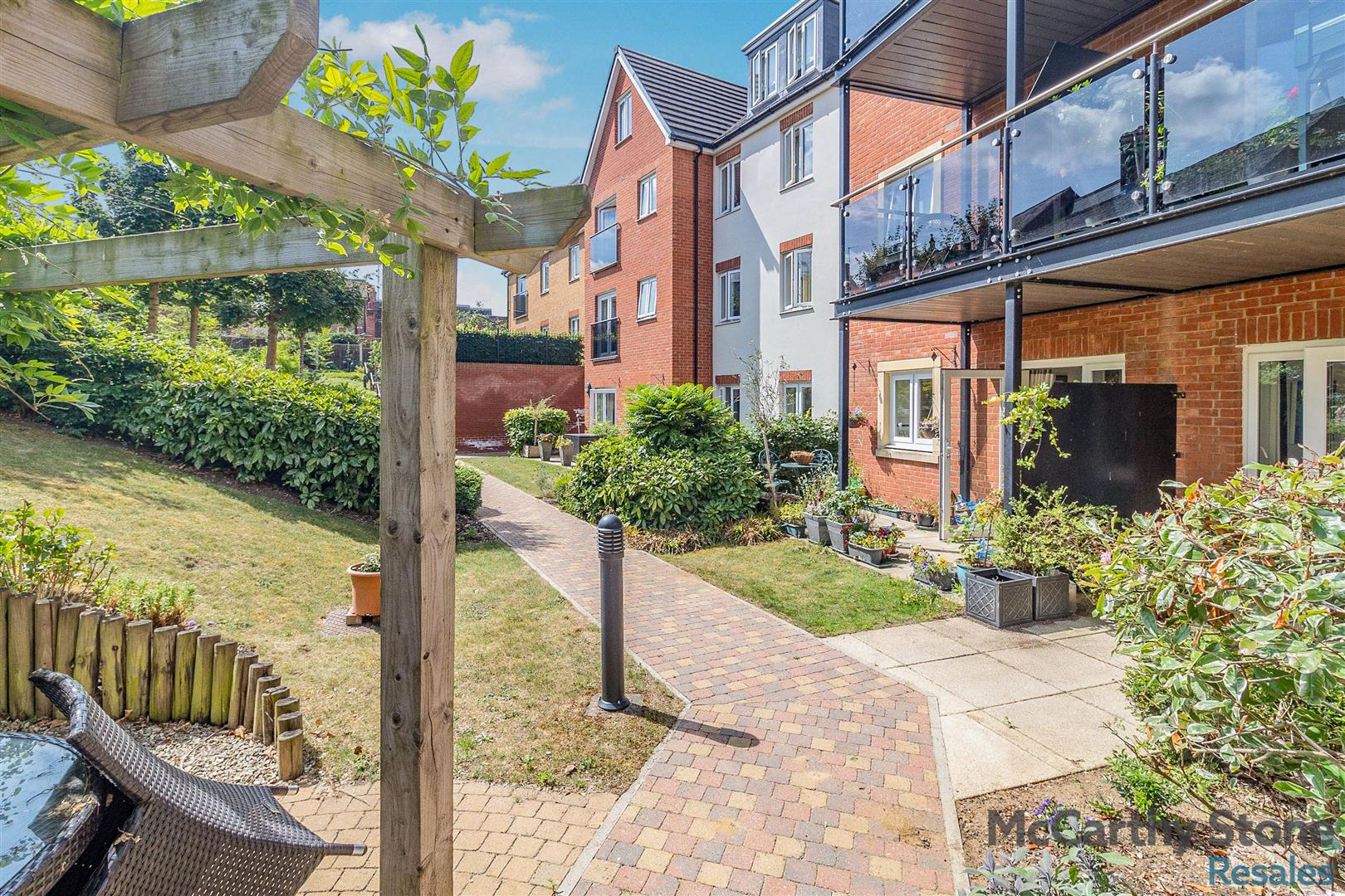 Leston Road, Leighton Buzzard, Bedfordshire, LU7 1FU