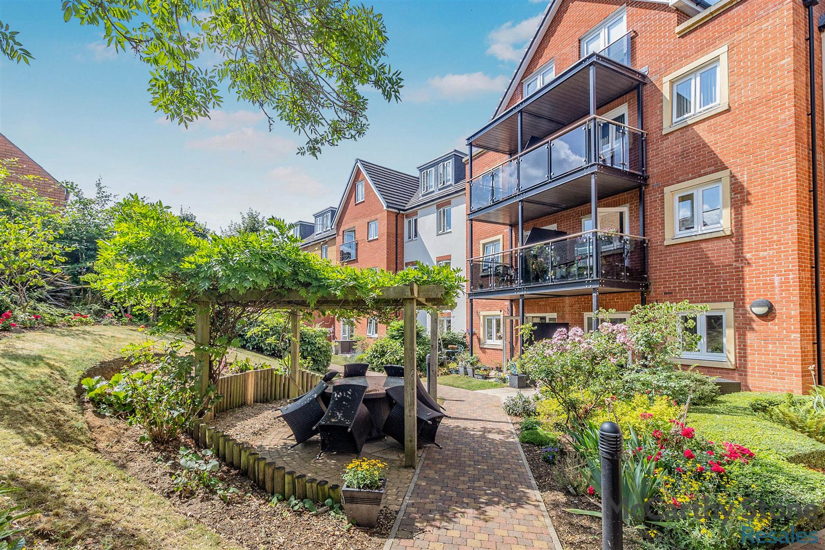 Leston Road, Leighton Buzzard, Bedfordshire, LU7 1FU