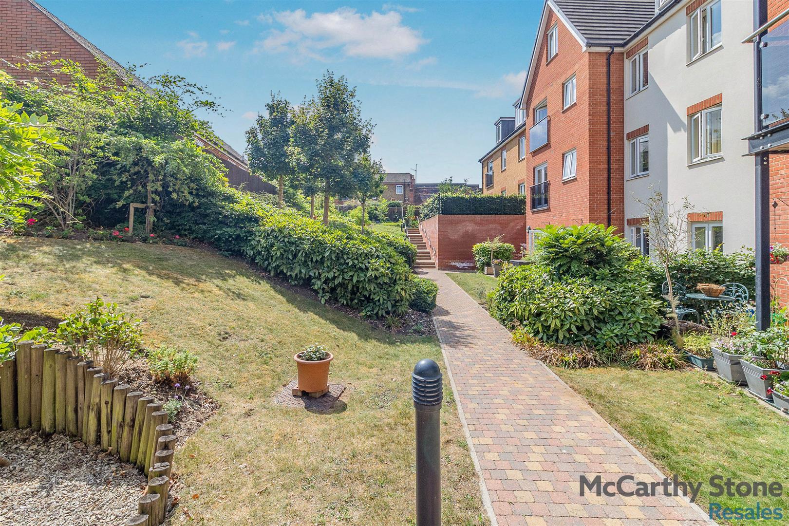 Leston Road, Leighton Buzzard, Bedfordshire, LU7 1FU