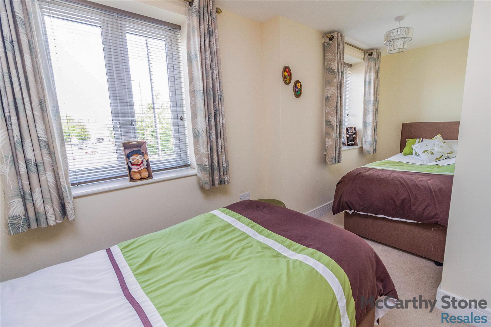 Leston Road, Leighton Buzzard, Bedfordshire, LU7 1FU