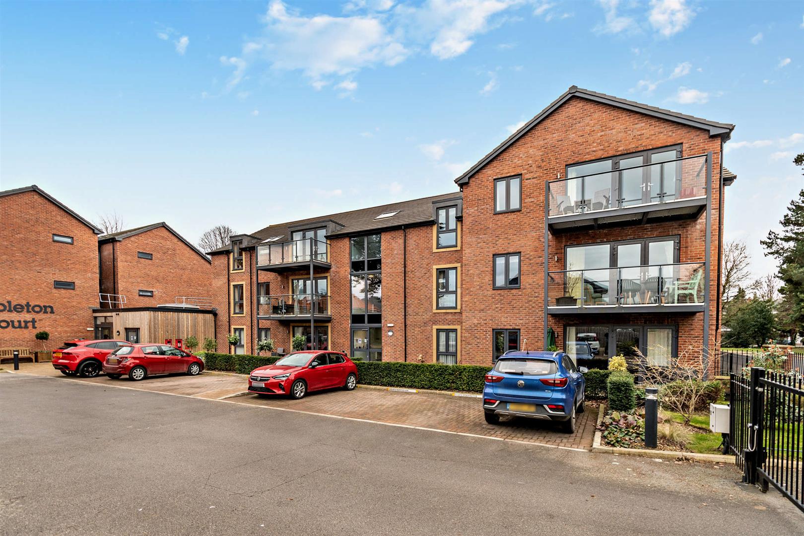 Stapleton Court, Waller Grove, Swanland, HU14 3RW