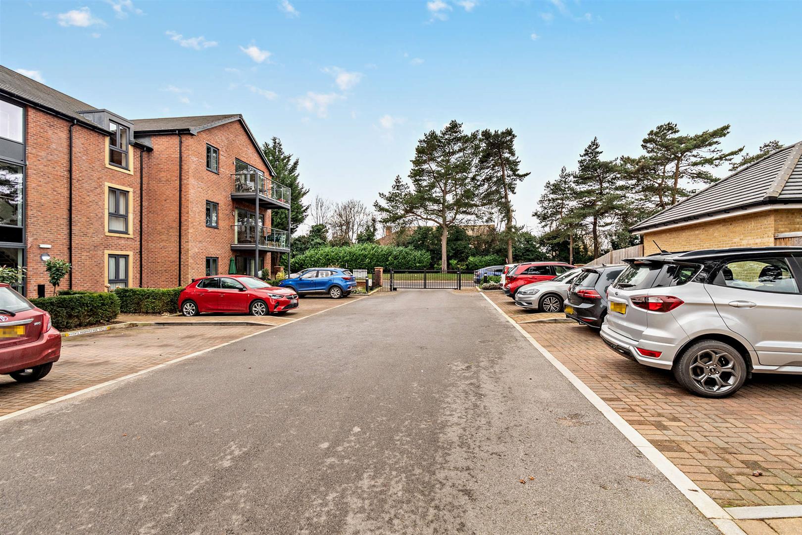 Stapleton Court, Waller Grove, Swanland, HU14 3RW