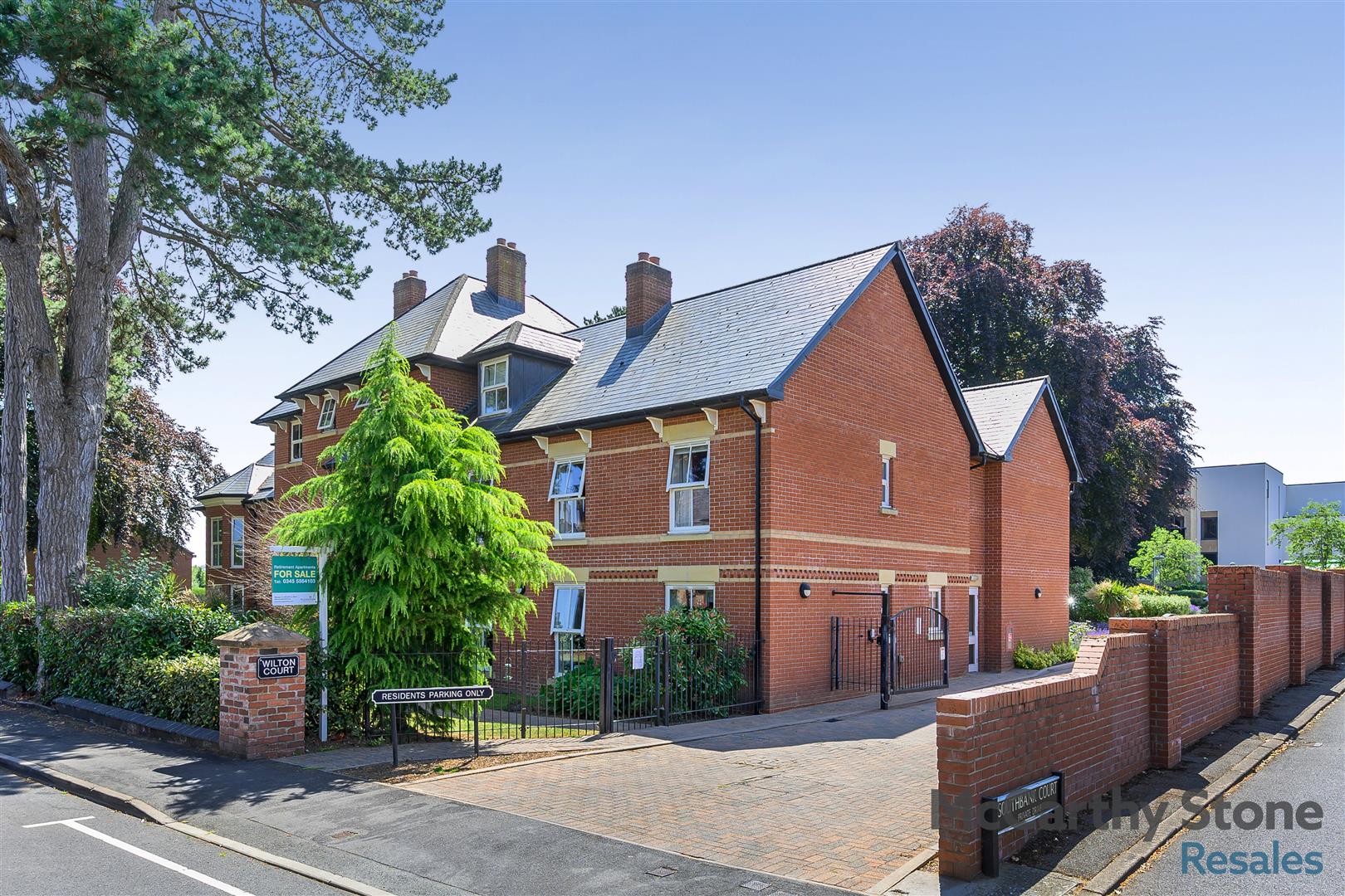 Southbank Road, Kenilworth