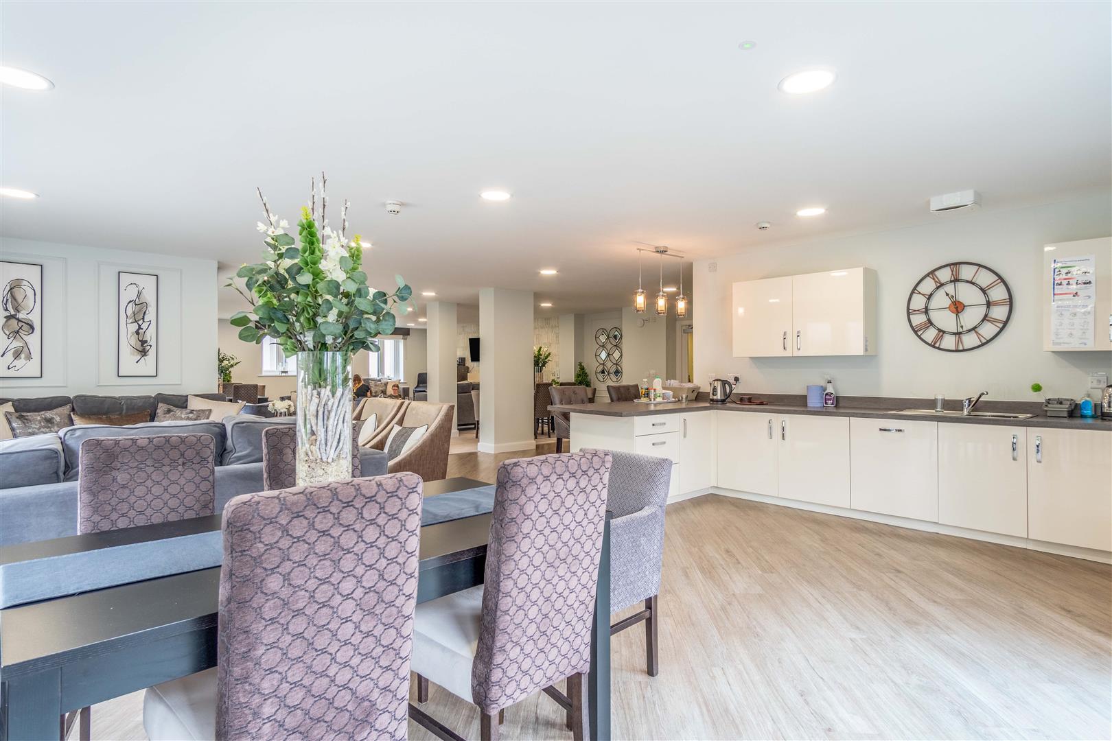 Bangor Road, Benllech, Tyn-y-Gongl, Anglesey, Gwynedd, LL74 8TF