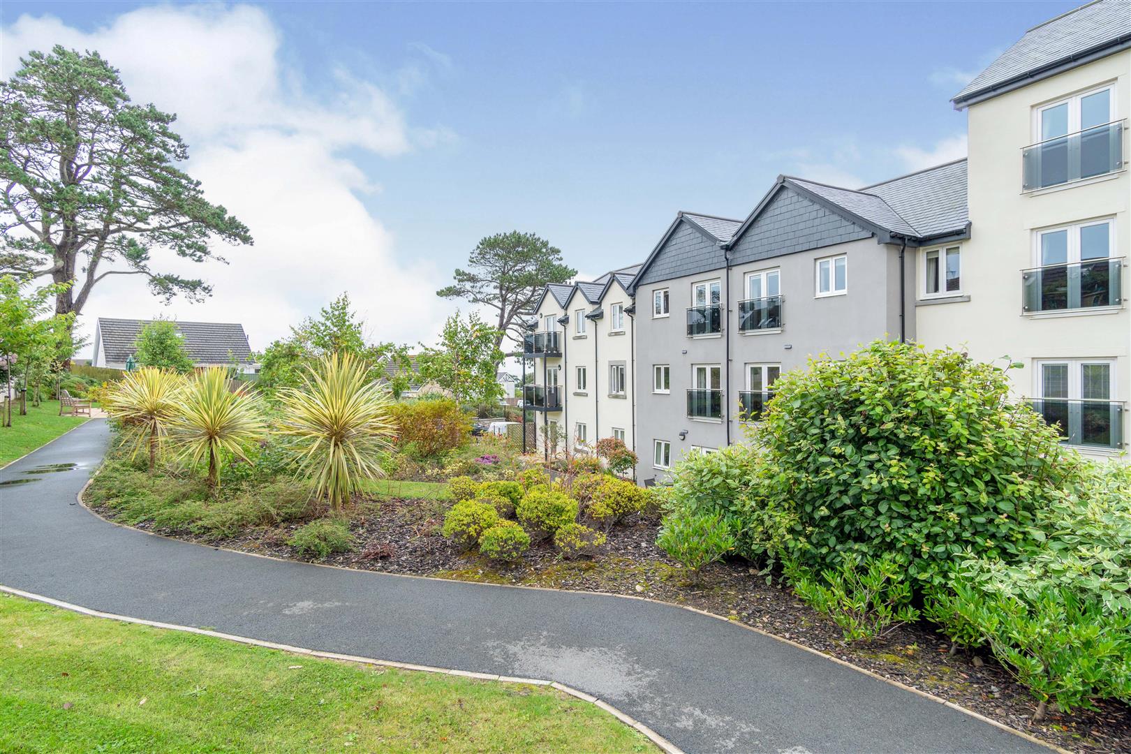 Bangor Road, Benllech, Tyn-y-Gongl, Anglesey, Gwynedd, LL74 8TF
