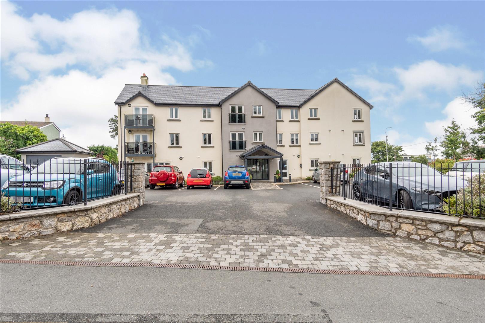 Bangor Road, Benllech, Tyn-y-Gongl, Anglesey, Gwynedd, LL74 8TF