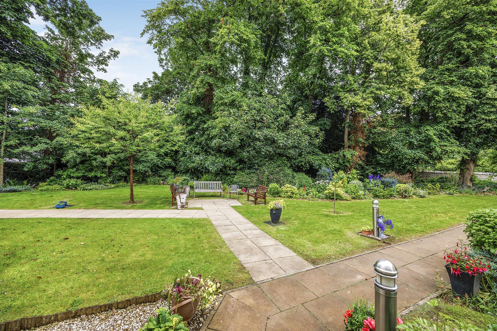 28 The Sycamores, Muirs, Kinross