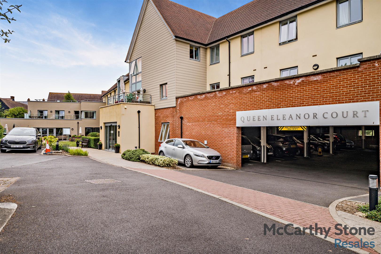 8 Queen Eleanor Court, Salisbury Street, Amesbury, SP4 7FU