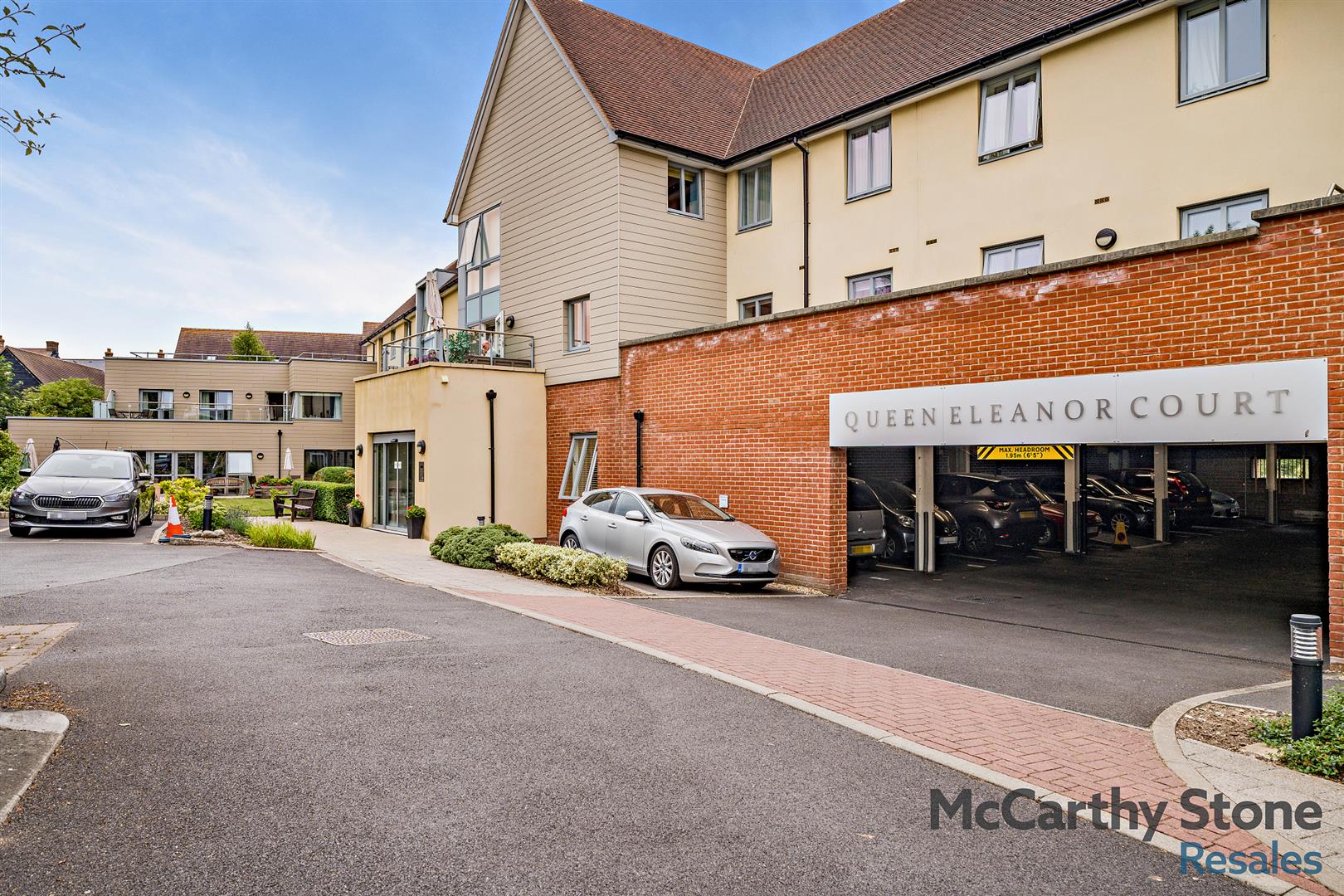 8 Queen Eleanor Court, Salisbury Street, Amesbury, SP4 7FU