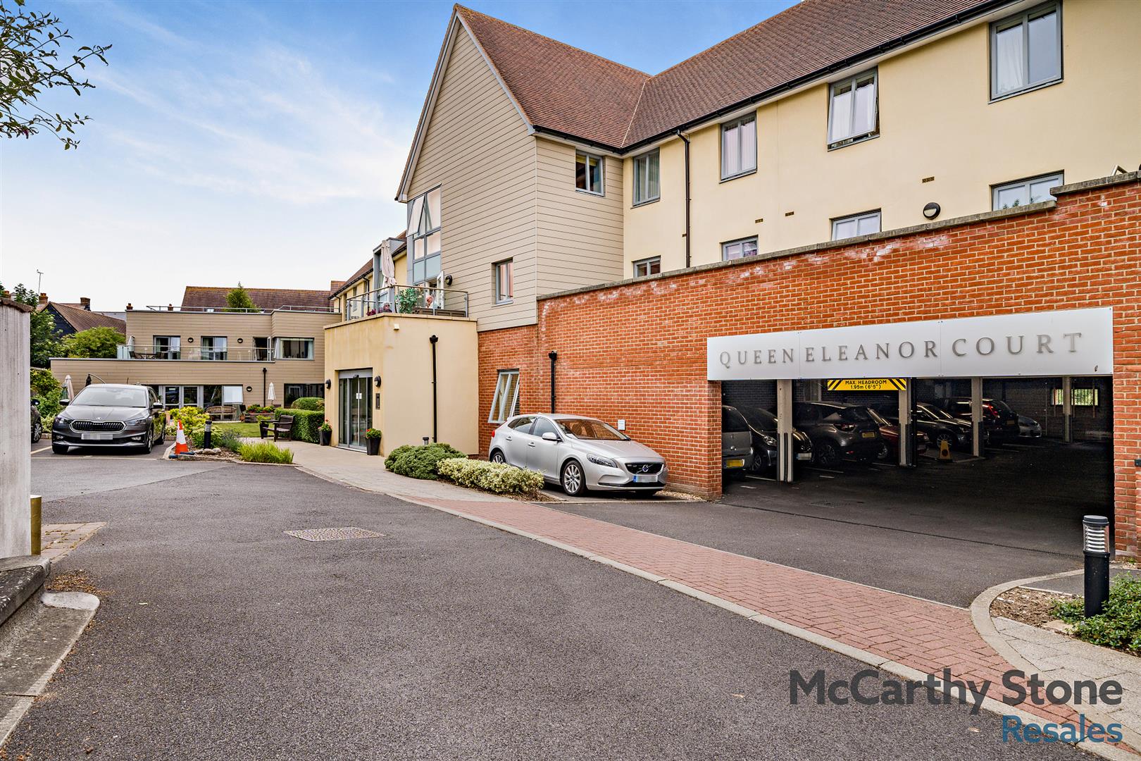 8 Queen Eleanor Court, Salisbury Street, Amesbury, SP4 7FU