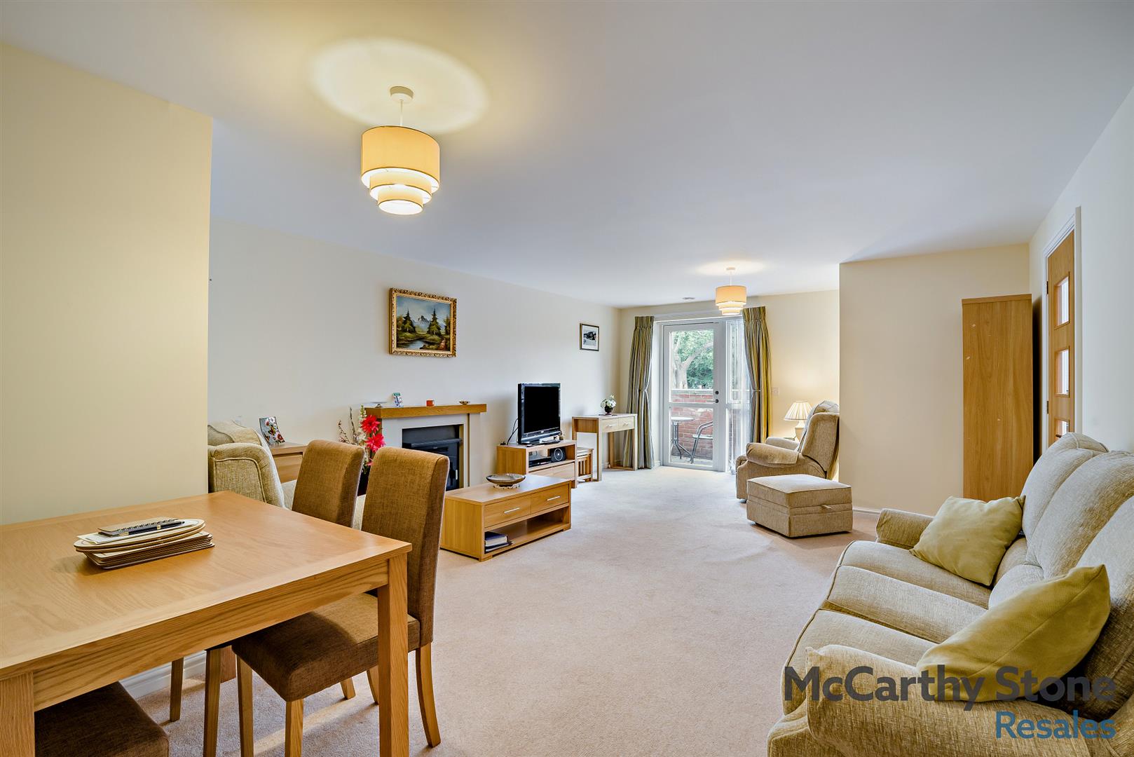 8 Queen Eleanor Court, Salisbury Street, Amesbury, SP4 7FU