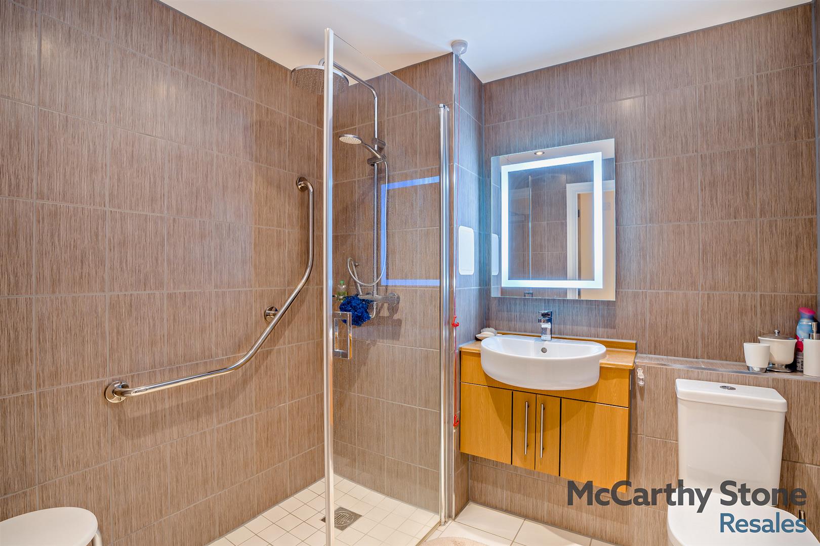 8 Queen Eleanor Court, Salisbury Street, Amesbury, SP4 7FU
