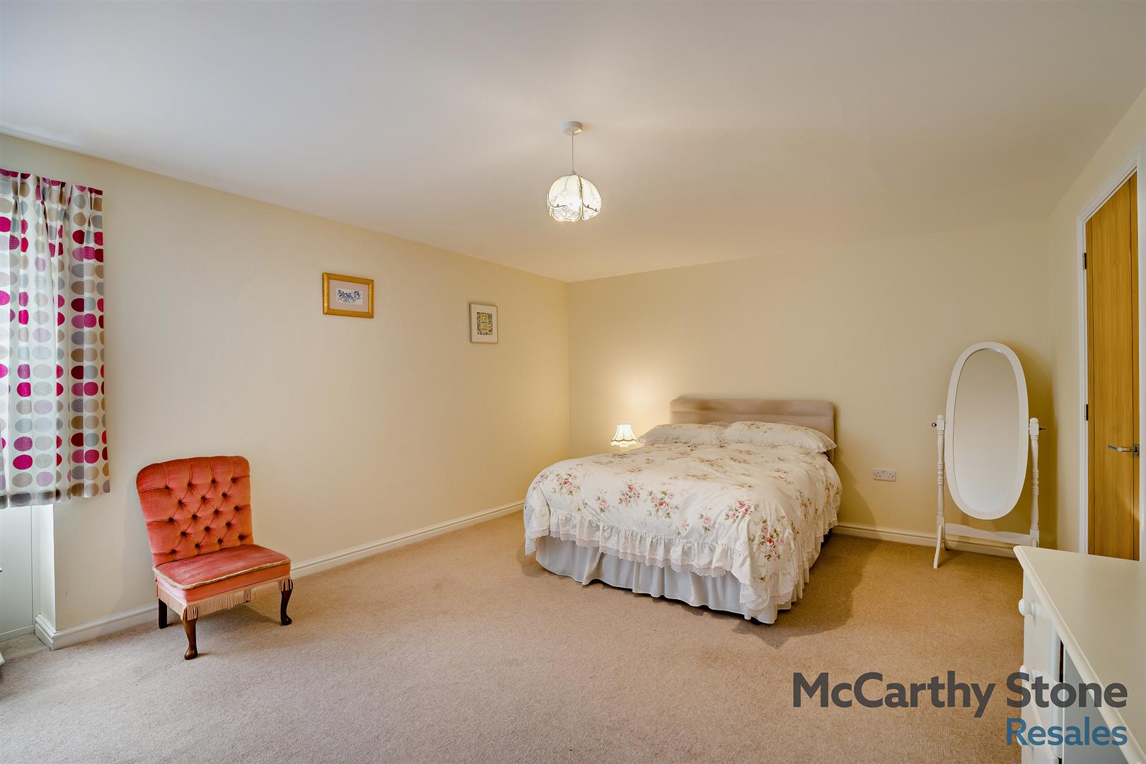 8 Queen Eleanor Court, Salisbury Street, Amesbury, SP4 7FU