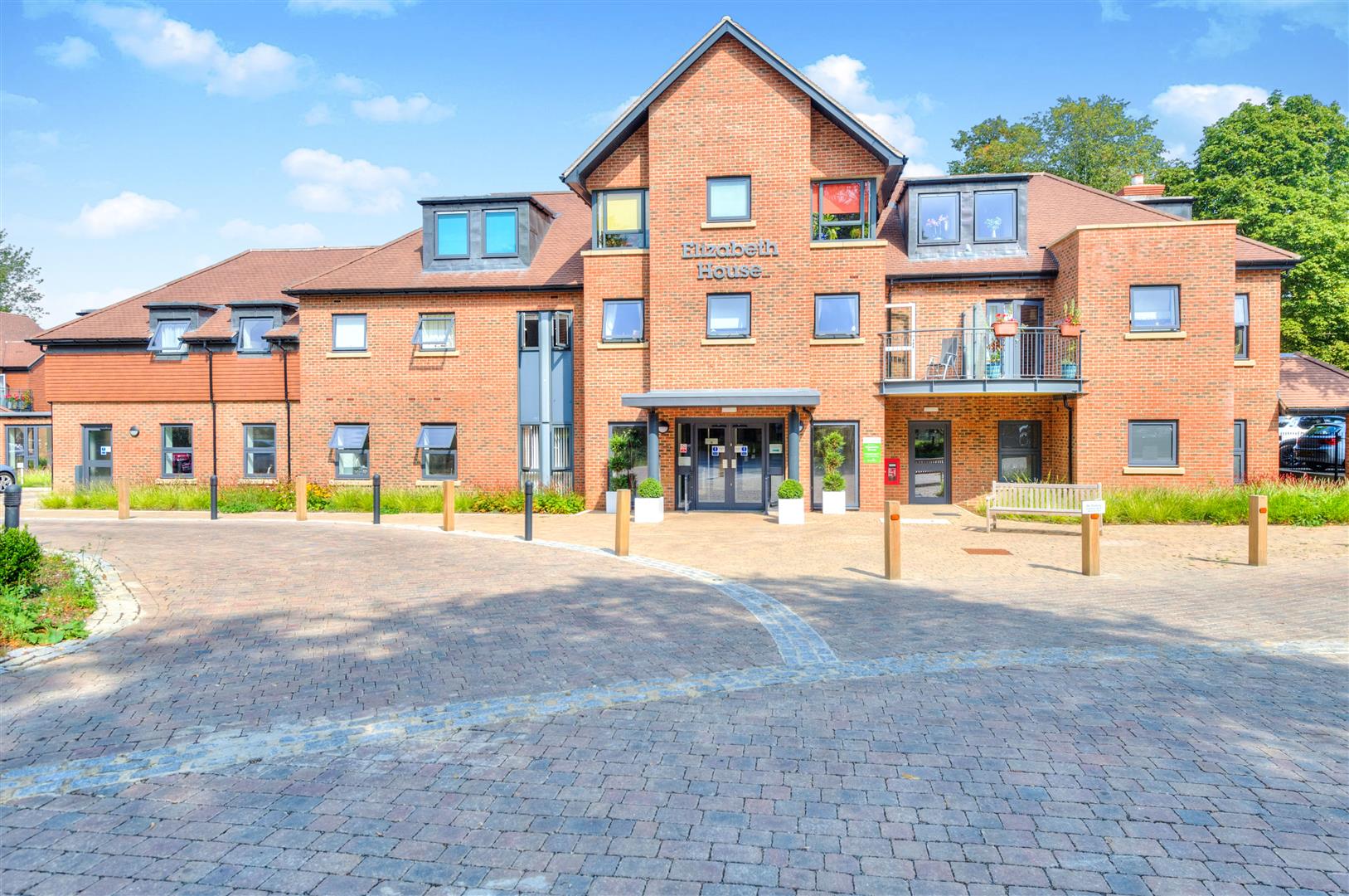 Elizabeth House, St. Giles Mews, Stony Stratford,