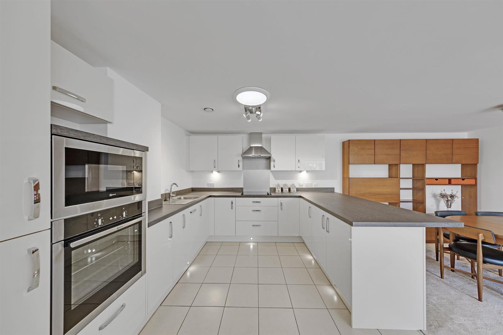 London Road, Guildford, Surrey, GU1 1FF